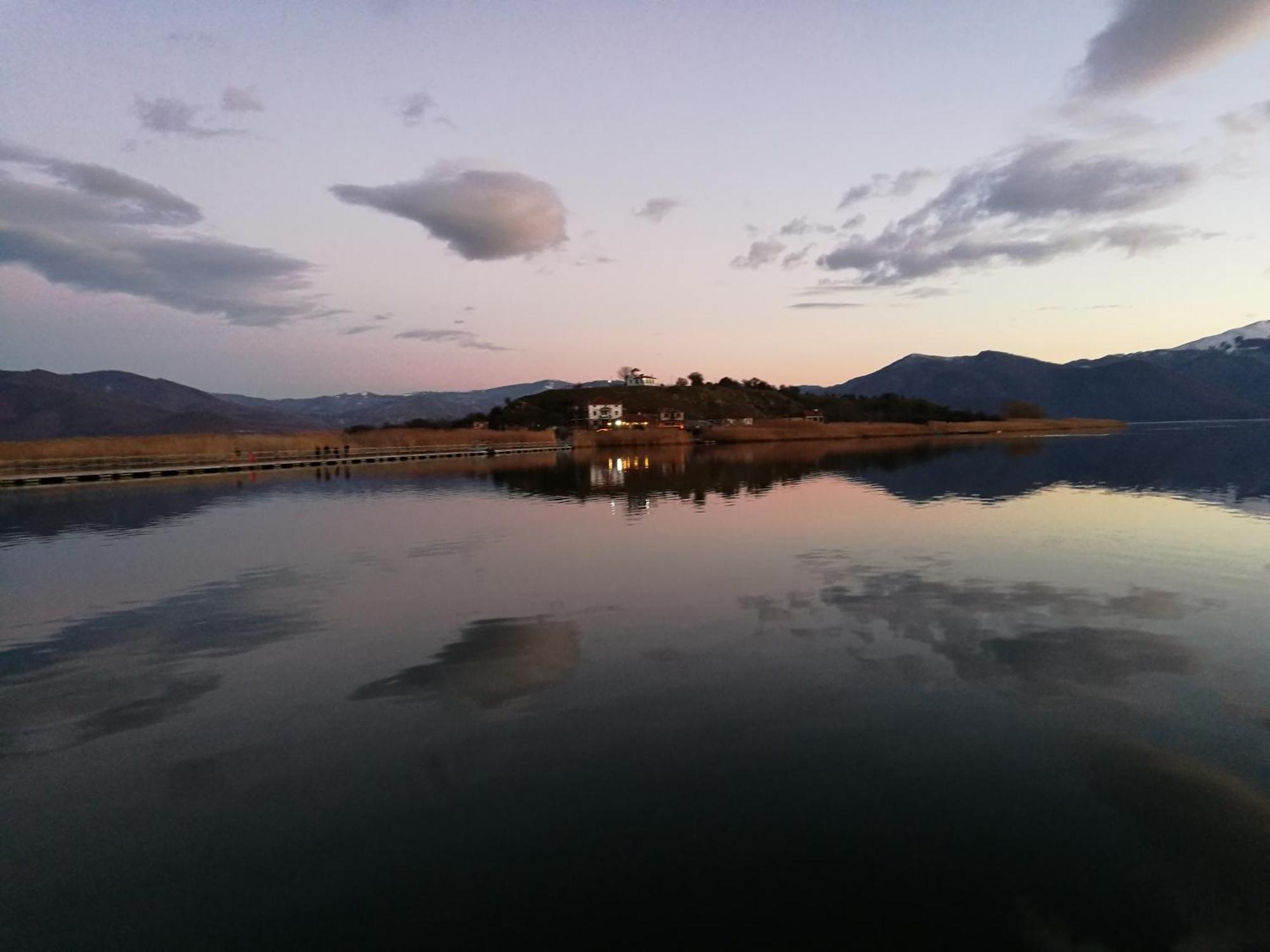 ホテル Agios Achillios エクステリア 写真