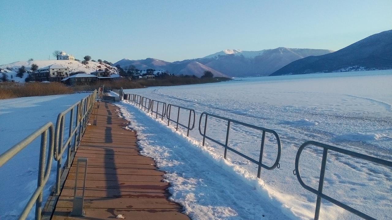 ホテル Agios Achillios エクステリア 写真