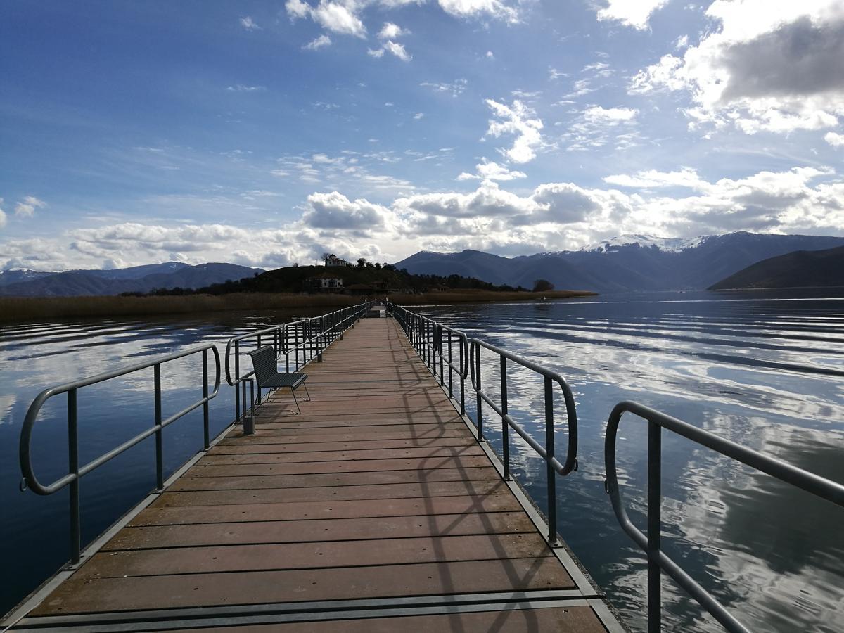 ホテル Agios Achillios エクステリア 写真