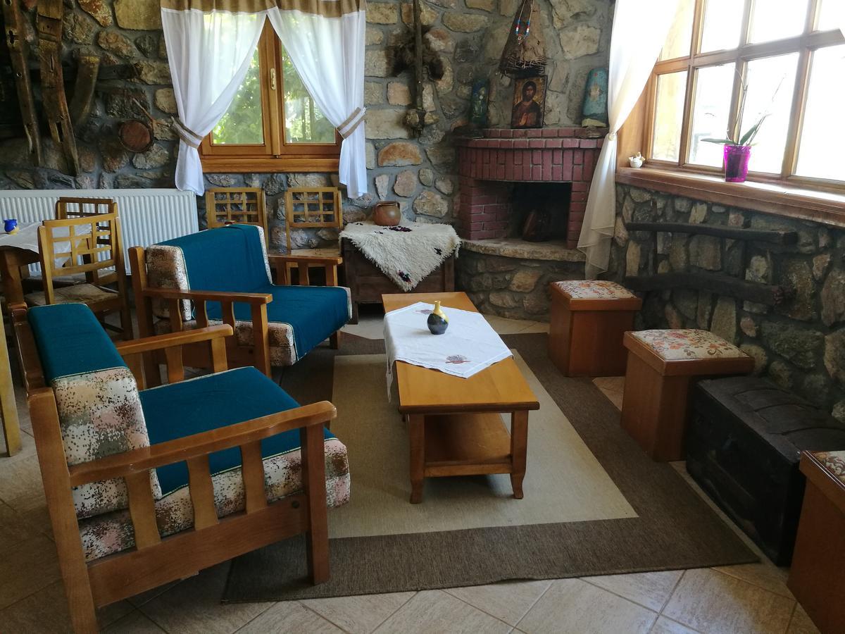 ホテル Agios Achillios エクステリア 写真